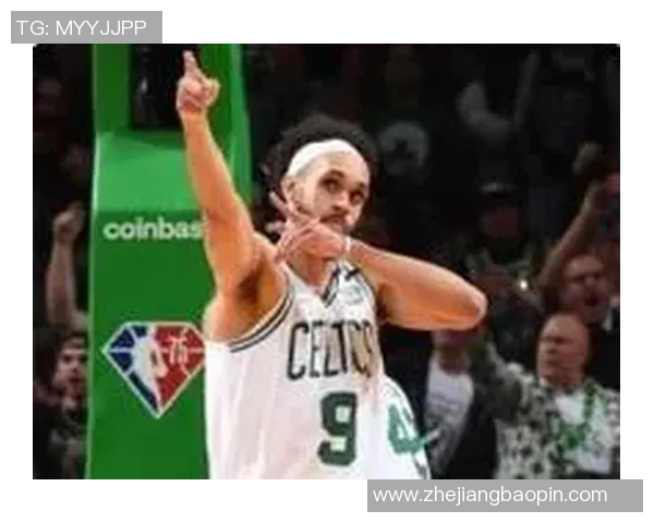 队史独一档!怀特生涯6次单场6三分+3帽,其他人合计3次 队史独一档!怀特生涯6次单场6三分+3帽,其他人合计3次