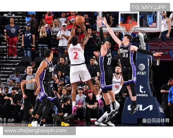 小卡18分！哈登11分，快船领先5分